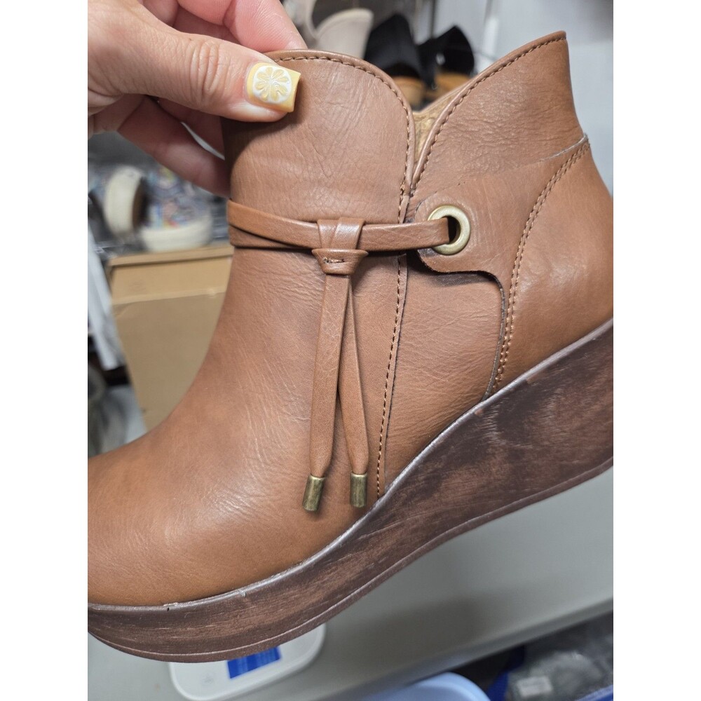 b.o.c. Leonna Wedge Ankle Booties In brown Faux Leather SZ US 8.5 NEW *SHELF*